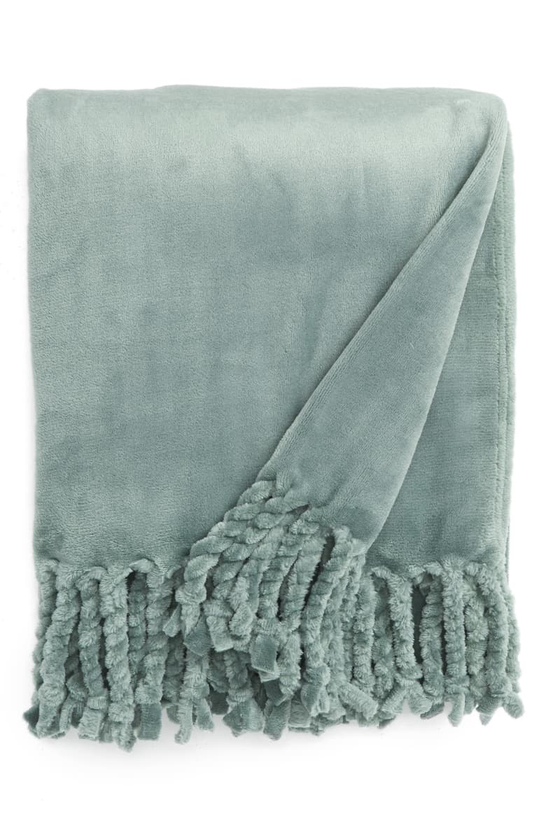 10 Of The Best And Most Comfortable Luxury Throw Blankets